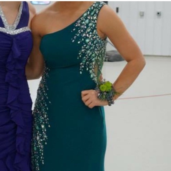 JOOY Couture Green Satin Gown with Beaded Detai - Picture 12 of 16